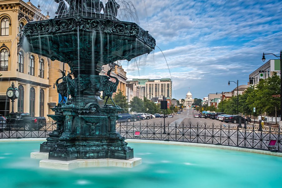 阿拉巴马州蒙哥马利市——法院广场喷泉特写，位于阿拉巴马州蒙哥马利的自流盆地